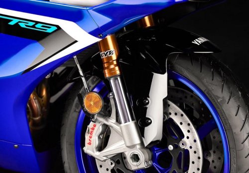 ヤマハが新型バイク「YZF-R9 ABS」を発売 - スーパースポーツなのに親しみやすい?