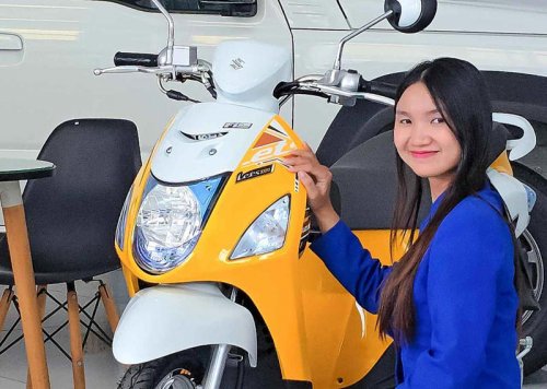 【ハヤブサルックのアツい1台！】スズキ「Let's110」は前後14インチの快速スクーター【世界でがんばる!! 日本メーカーの珍車大図鑑 Vol.17】