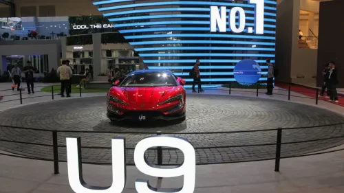 世界に30台のみ存在する、時速496kmに達するスポーツカー：写真