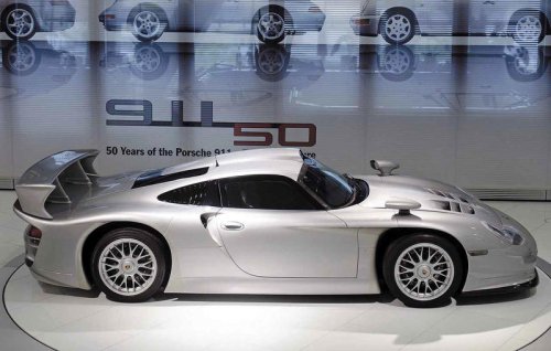 ポルシェ 911GT1は、ル・マン制覇を目指して生まれたスーパーGTマシン【スーパーカークロニクル・完全版／035】