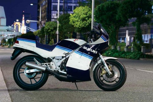 NSR250Rの登場でメーカー同士の主導権争いが激化！ 加速する2ストブームに生き残りをかけて名高いマシンたちが誕生【80年2スト黄金時代／前編】