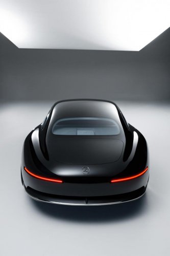 Mercedes Looks to the Past for Style and to the Future for Tech with the Vision Iconic Concept