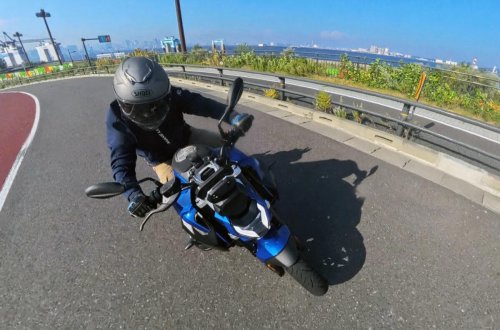 軽さは正義！ 誰もが気軽に乗れるオールラウンドバイク BMW R1300R(ASA仕様)は街中からワインディングまでどこでも楽しい