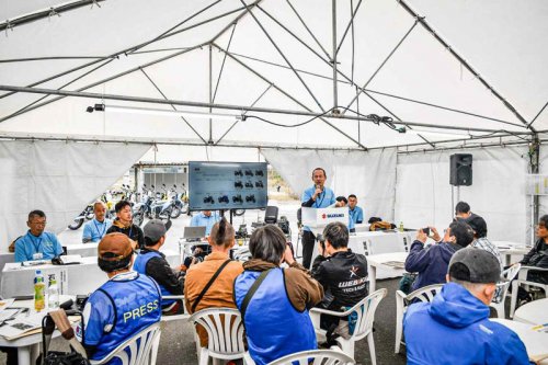 新型『DR-Z4S』に乗って思ったこと→スズキは「とんでもないバイク」を世に出してきたのでは……？【SUZUKI DR-Z4S／DRZ-4SM 試乗インプレ・レビュー DR-Z4S①】