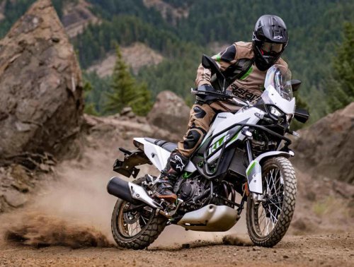 【世界初公開！】カワサキ「KLE500」「KLE500SE」国内導入にも期待したい軽量アドベンチャーツアラーを徹底解説！