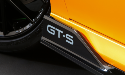 トヨタ新型「カムリGT-Sコンセプト」登場…合理を超えた感性の“スポーツセダン”