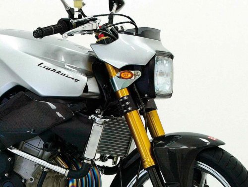 ヨシムラ「ライトニング」解説｜コンプリートマシン唯一の“タンデム”を意識した、幻のネイキッドスポーツ