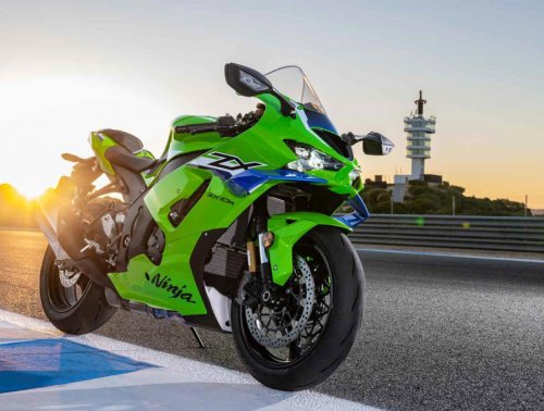【世界初公開！】カワサキ「Ninja ZX-10R」新型登場！精悍フェイスに大型ウイングで空力向上、国内にも導入予定！【2026速報】