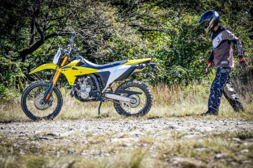 新型『DR-Z4S』は400ccのバイクだけどオフロードでは「1000ccスーパースポーツ」のようなものだと思う【SUZUKI DR-Z4S／DRZ-4SM 試乗インプレ・レビュー DR-Z4S④】