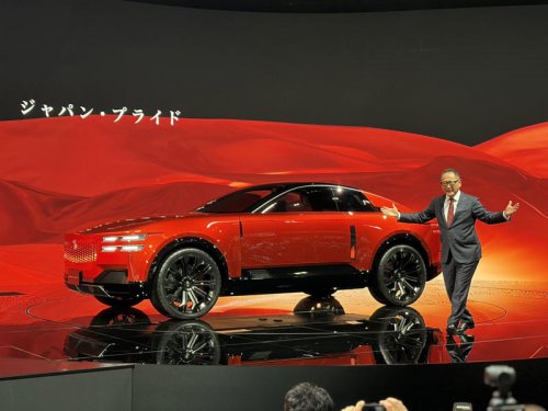 トヨタが次世代の「カローラ」を公開 レクサスの6輪ミニバンや新しいセンチュリーも発表【ジャパンモビリティショー2025】