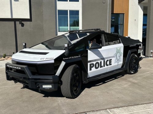 Las Vegas police unveil new Cybertruck fleet