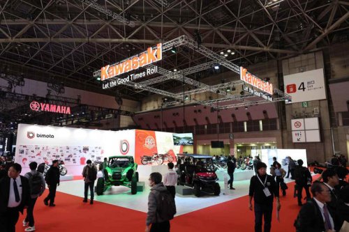 カワサキが「Z900RS」シリーズ2台を世界初公開！伝統と革新をテーマに革新的モデル＆技術を展示〈ジャパンモビリティショー2025 kawasakiブース紹介〉