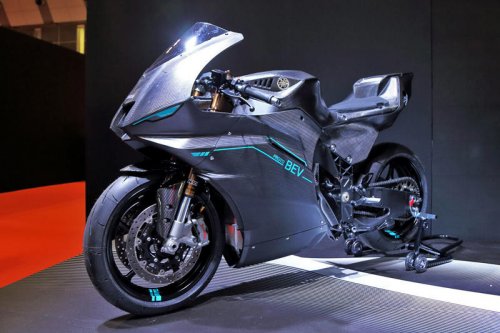 ヤマハの黒い三連星? 電動バイク3車種の詳細を実物で確認