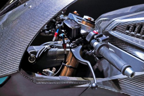 ヤマハの黒い三連星? 電動バイク3車種の詳細を実物で確認