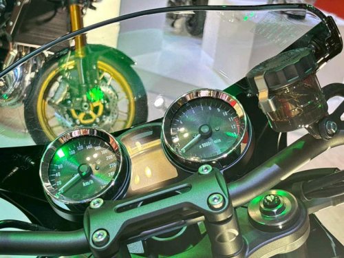 魅惑のビキニカウル！ カワサキ新型「Z900RSカフェ」をあらゆる角度から撮影〈バイク百景／ジャパンモビリティショー2025〉