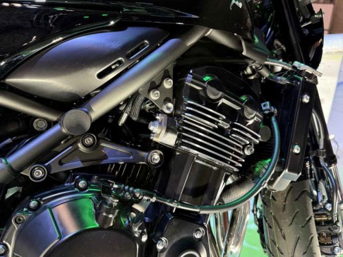魅惑のビキニカウル！ カワサキ新型「Z900RSカフェ」をあらゆる角度から撮影〈バイク百景／ジャパンモビリティショー2025〉