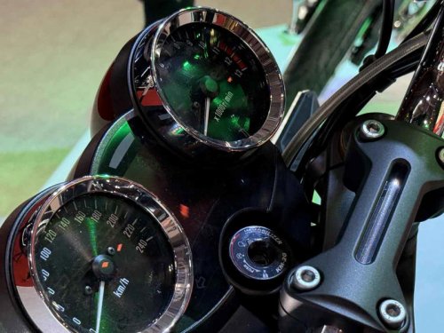 魅惑のビキニカウル！ カワサキ新型「Z900RSカフェ」をあらゆる角度から撮影〈バイク百景／ジャパンモビリティショー2025〉