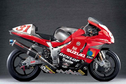 ヨシムラ「HAYABUSA X-1」解説｜Xフォーミュラレーサーの技術を反映！“ストリート最速”たる所以とは？