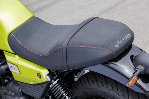 伝統を守り続ける孤高の存在「モト・グッツィV7シリーズ」最新モデルを試乗レビュー！