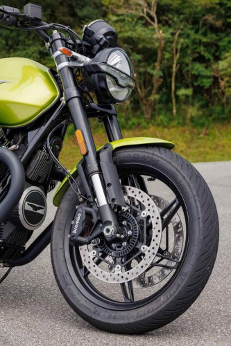 伝統を守り続ける孤高の存在「モト・グッツィV7シリーズ」最新モデルを試乗レビュー！