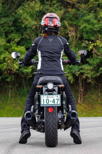 伝統を守り続ける孤高の存在「モト・グッツィV7シリーズ」最新モデルを試乗レビュー！