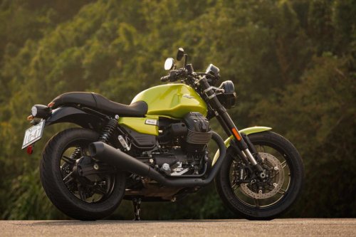 伝統を守り続ける孤高の存在「モト・グッツィV7シリーズ」最新モデルを試乗レビュー！