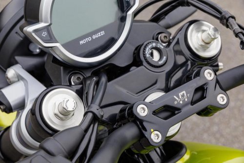 伝統を守り続ける孤高の存在「モト・グッツィV7シリーズ」最新モデルを試乗レビュー！