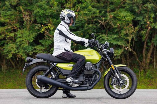 伝統を守り続ける孤高の存在「モト・グッツィV7シリーズ」最新モデルを試乗レビュー！