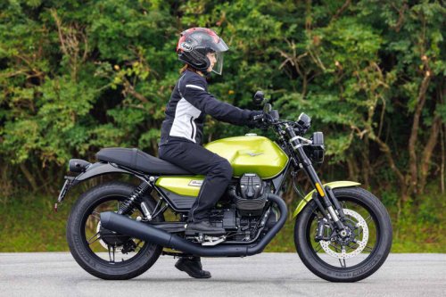 伝統を守り続ける孤高の存在「モト・グッツィV7シリーズ」最新モデルを試乗レビュー！