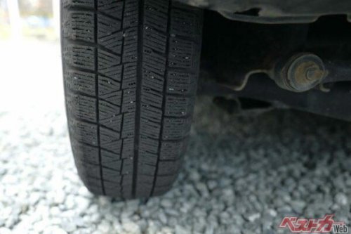 冬ドライブ前に必読! スタッドレスタイヤ慣らし運転が必須な理由