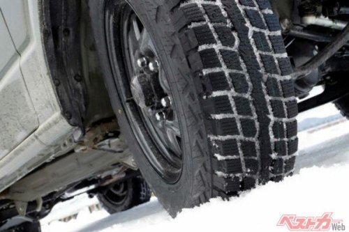 冬ドライブ前に必読! スタッドレスタイヤ慣らし運転が必須な理由