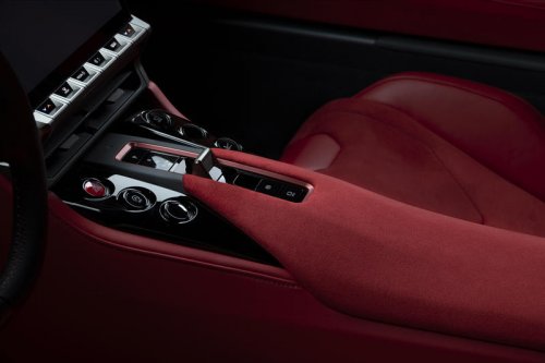 トヨタが新型車「GR GT」「GR GT3」を発表 「トヨタ2000GT」などの流れをくむ新たな旗艦モデル