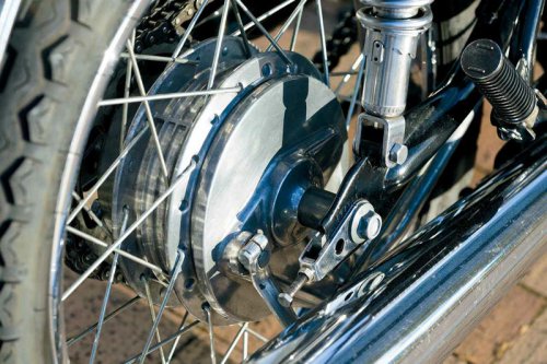 ホンダ「ドリームCB400FOUR」（1974年）当時の400ccクラスに唯一登場した4気筒スポーツモデル【空冷4発ヨンヒャク回顧録】