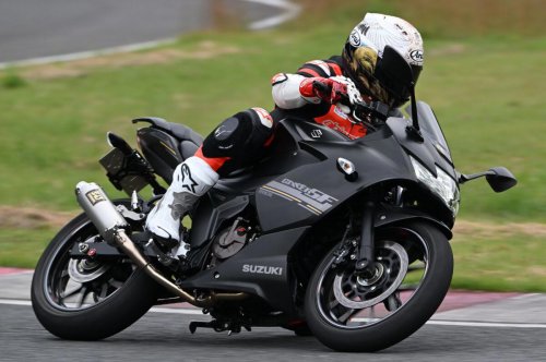 250ccがここまで化ける! ヨシムラサイクロンでジクサーSF250が“ひとクラス上の走り”に進化