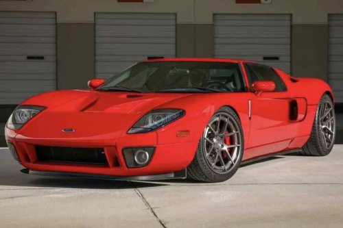 俳優ポール・ウォーカーが所有していた2005年式フォードGTが競売にかけられる