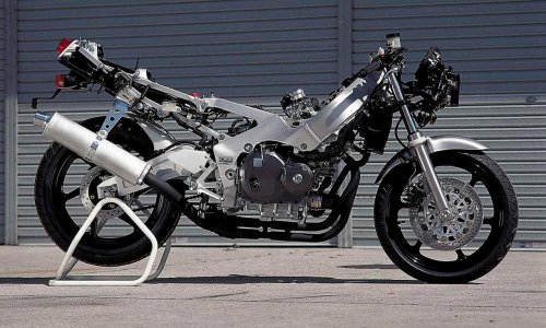 ホンダ「CBR400RR（NC29）」（1990年）新エンジンと低重心フレームによって第2世代に進化した“RR”