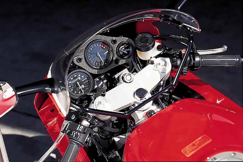 ホンダ「CBR400RR（NC29）」（1990年）新エンジンと低重心フレームによって第2世代に進化した“RR”