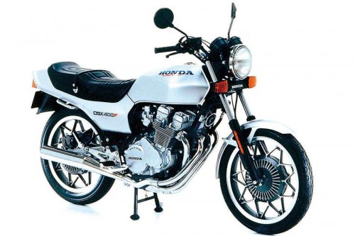 ホンダ「ドリームCB400FOUR」から「CBX400F」へと続く、デザインの進化を辿る【空冷4発ヨンヒャク回顧録】