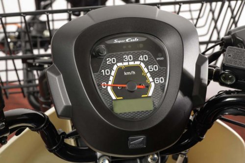 原付免許で125ccのバイクにも乗れる? ホンダの「新基準原付」適合スーパーカブはこれまでと何が違う?