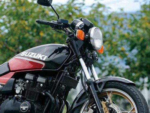 スズキ「GSX400FS インパルス」（1982年）高性能エンジン・新機構・装備が採用されたスズキ初の4気筒400ccモデル【空冷4発ヨンヒャク回顧録】