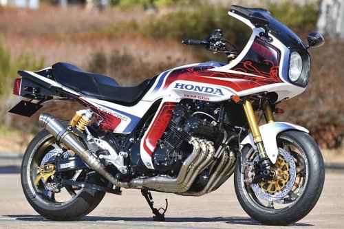 ACサンクチュアリー CBX（ホンダ CBX）RCM初の6気筒車にワンオフを駆使してコンプリート化【Heritage&amp;Legends】