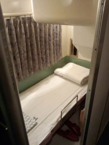 【2025年話題の鉄道ニュース】「E657系東北夜行」へ継承! 歴代“ブルトレ個室”の系譜