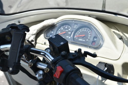 雨も日差しもへっちゃら! 屋根付き三輪バイク「AP TRIKES125」の魅力