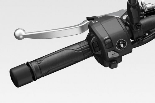 【比較インプレ】ホンダ「CB1000F」VS スズキ「KATANA」〈太田安治編〉｜受け継がれた伝統と進化する魂のビッグネイキッドをレビュー