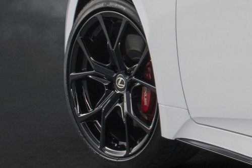 「レクサスIS」の大幅改良モデル発売 さらに気持ちよくスポーティーに