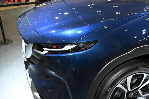 マツダ『CX-5』新型、初公開の新色「ネイビーブルーマイカ」を引っさげて「東京オートサロン2026」に登場!