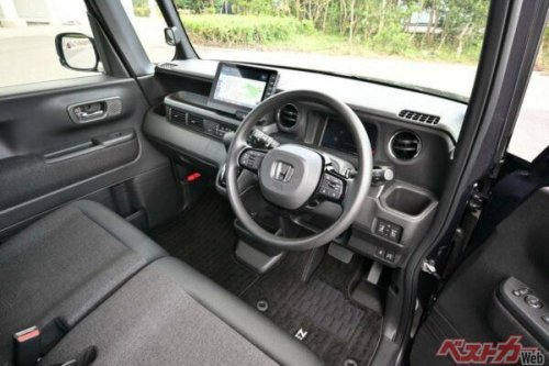 【正直どうなの?】先代型も乗ってるオーナーが現行型を辛口評価! ホンダ「N-BOX」の“神ポイント”と“残念ポイント”6つを全公開