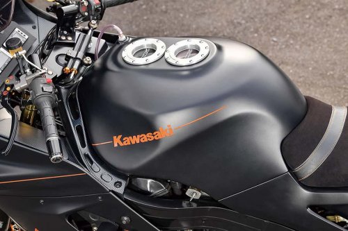 歴代カワサキ“最速”に名を連ねるZX-10にこだわるオーナーとK-2プロジェクトの仕事ぶりを見る・K-2プロジェクト【Heritage&amp;Legends】