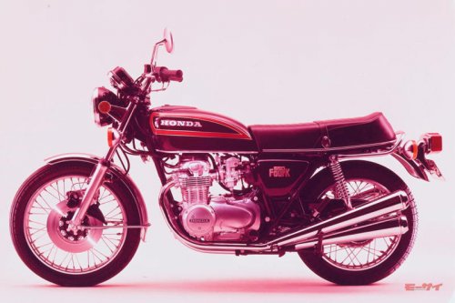 【ホンダドリームCB500FOUR（1971）回顧試乗】渋く速い大人の4気筒を味わう