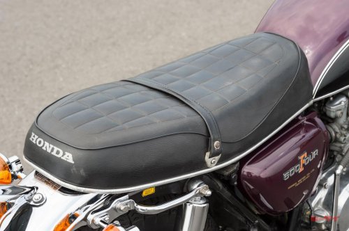 【ホンダドリームCB500FOUR（1971）回顧試乗】渋く速い大人の4気筒を味わう